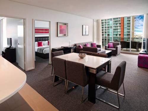 Meriton Serviced Apartments Aqua Street Gold Coast Room photo