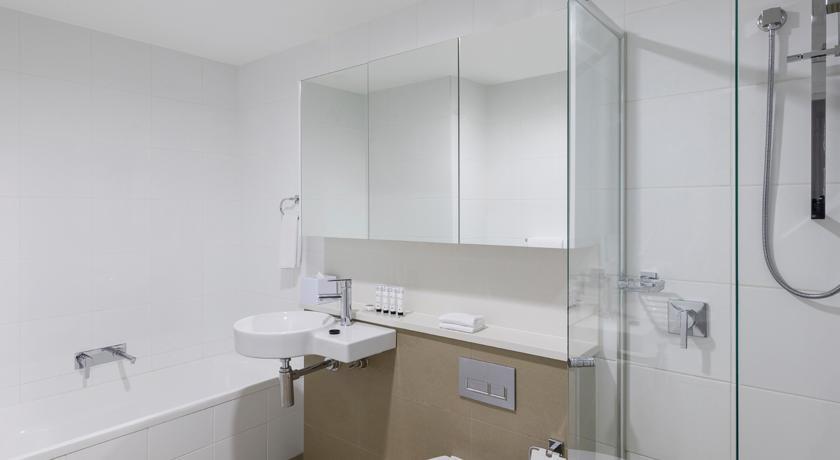 Meriton Serviced Apartments Aqua Street Gold Coast Room photo